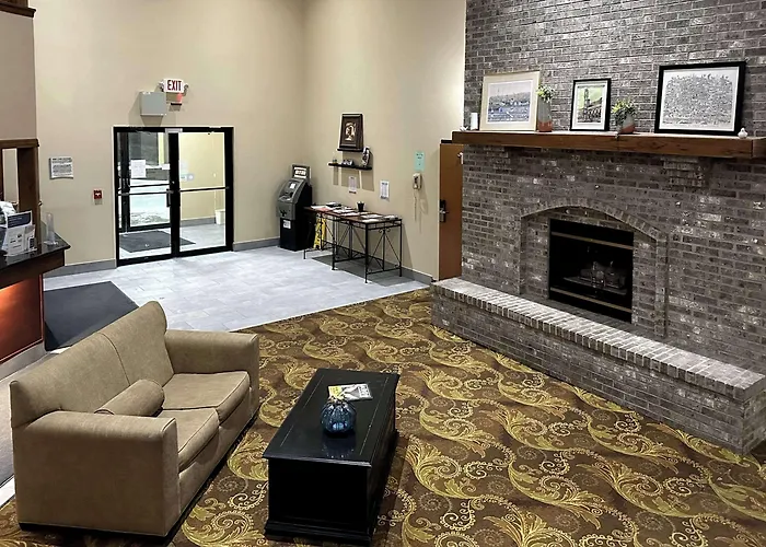 Hotel Quality Near West Acres 3*