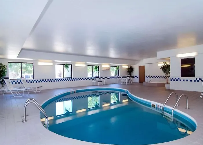 Quality Near West Acres Hotel 3*