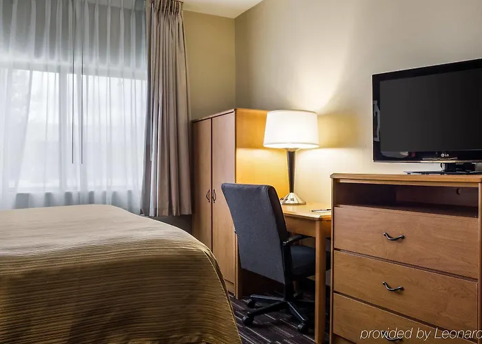 Quality Near West Acres Hotel Fargo