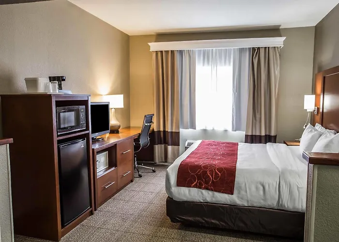 Quality Near West Acres Hotel 3*
